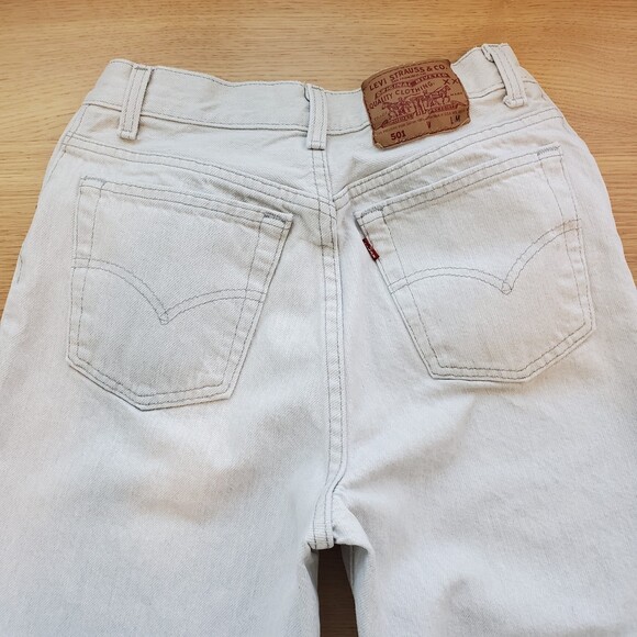 Vintage 90's Levi's 501 Light Gray Buttonfly Jeans - Picture 6 of 11